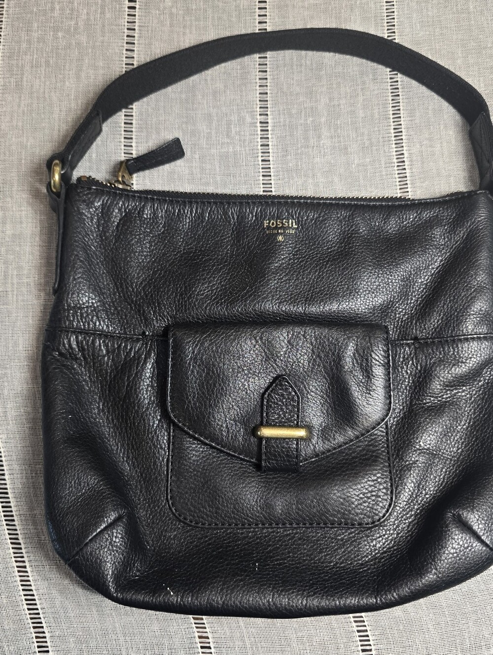 Fossil Black Pebbled Leather Shoulder Bag with Gold Hardware - Picture 12 of 12